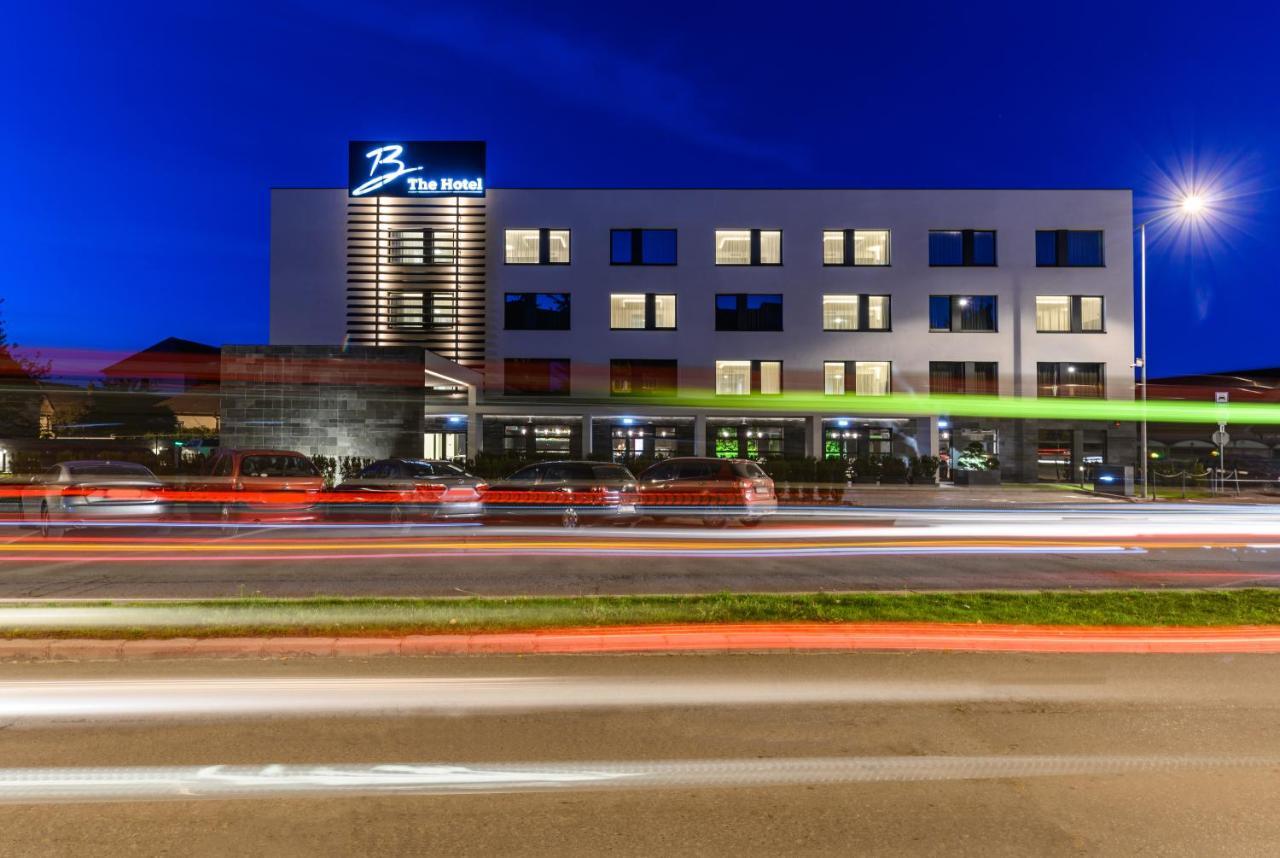 B The Hotel Sfântu-Gheorghe エクステリア 写真